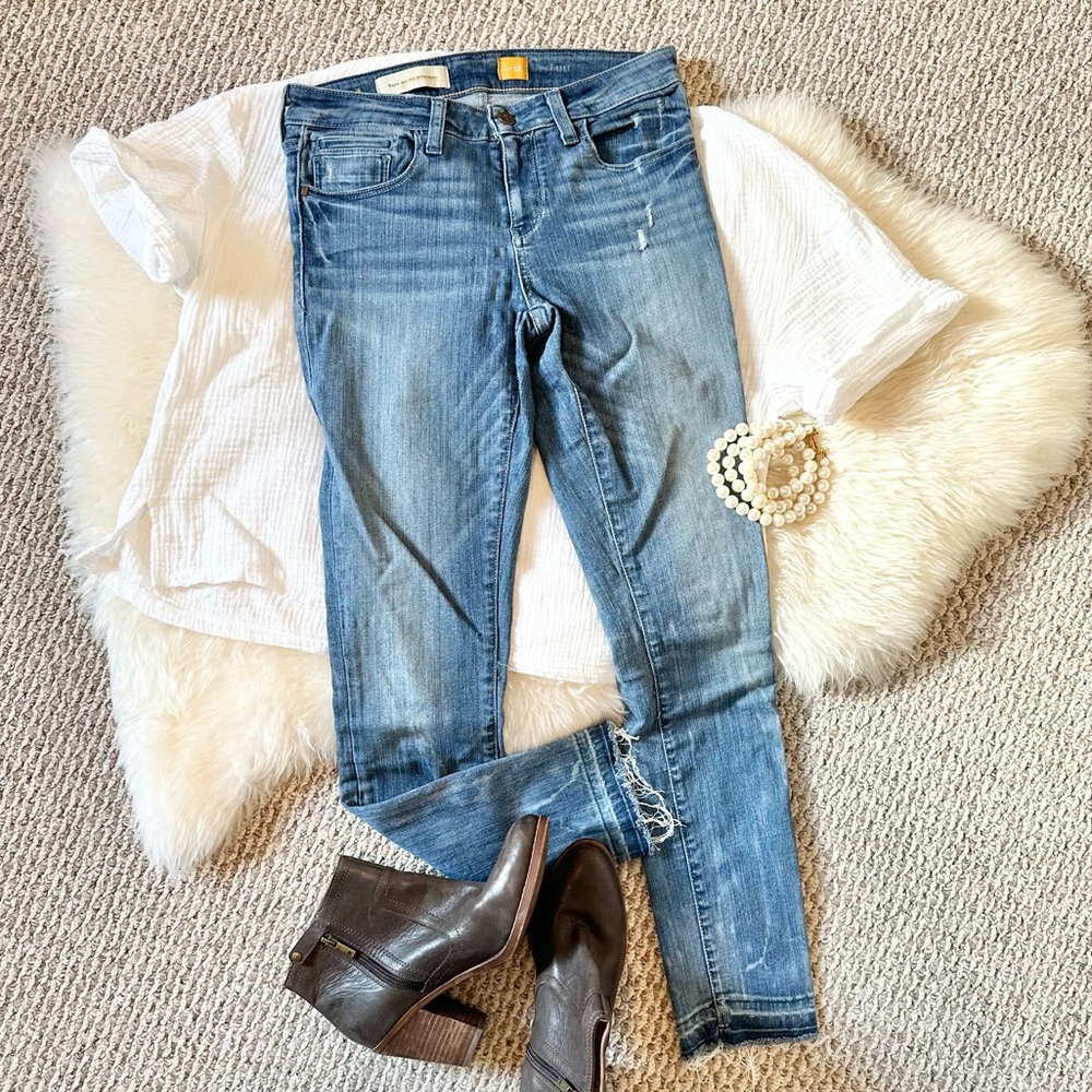 ✨PILCRO and the Letterpress Women’s Size 28 Fit / “Stet” Raw Hem Jeans✨